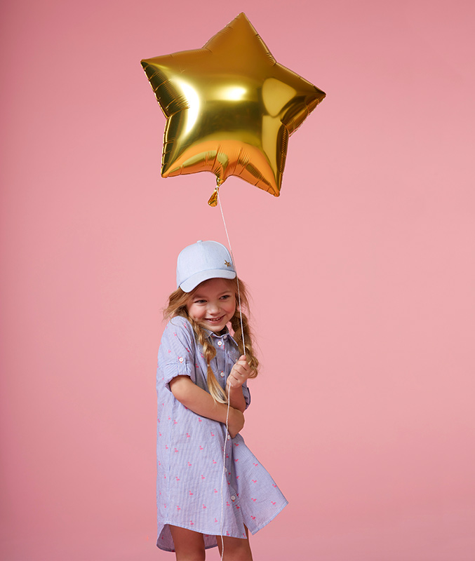 Robe-chemisier rayée avec des fleurs brodées
 

