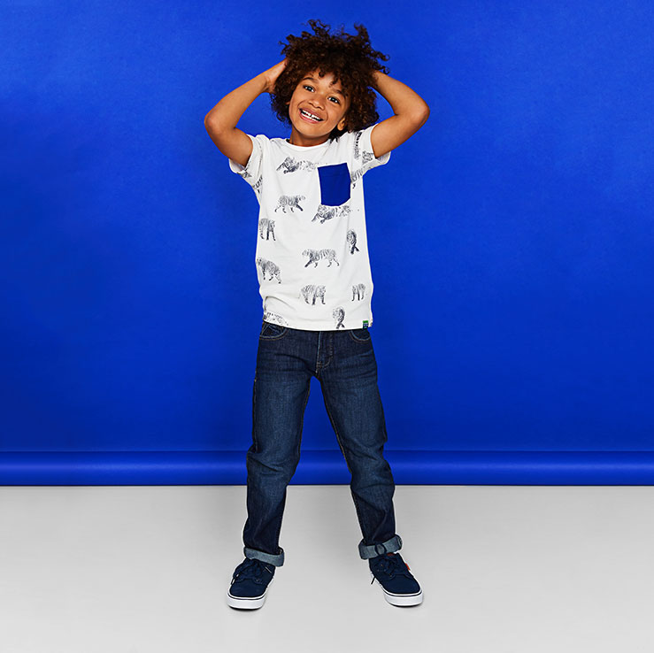 Skinny, straight fit of regular? Ontdek de perfecte jeans fit voor jongens.